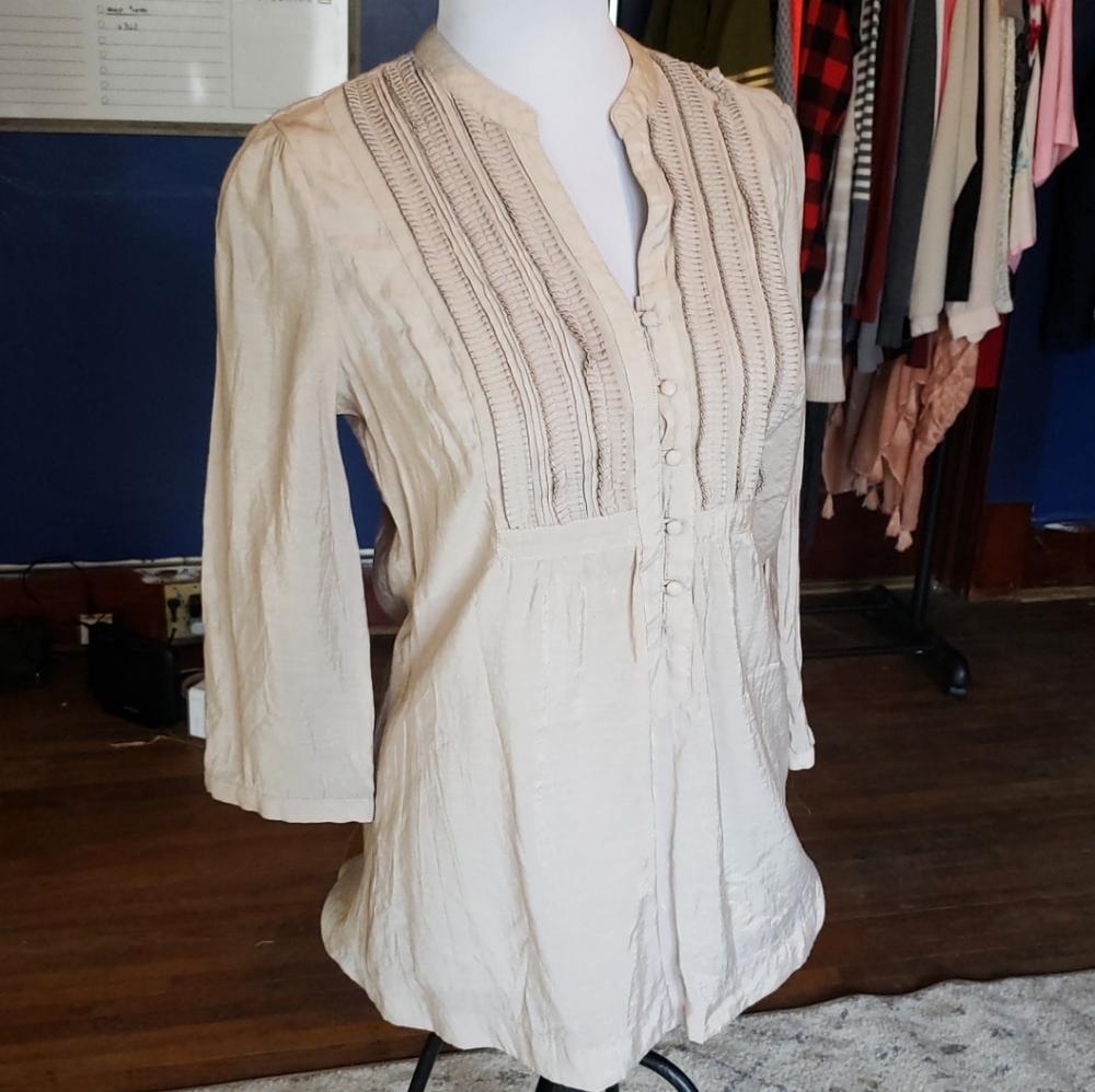 Tribal tunic, half button down ruffle.